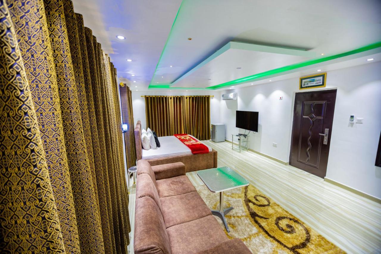 Nap Apartment Hotel Dansoman ภายนอก รูปภาพ