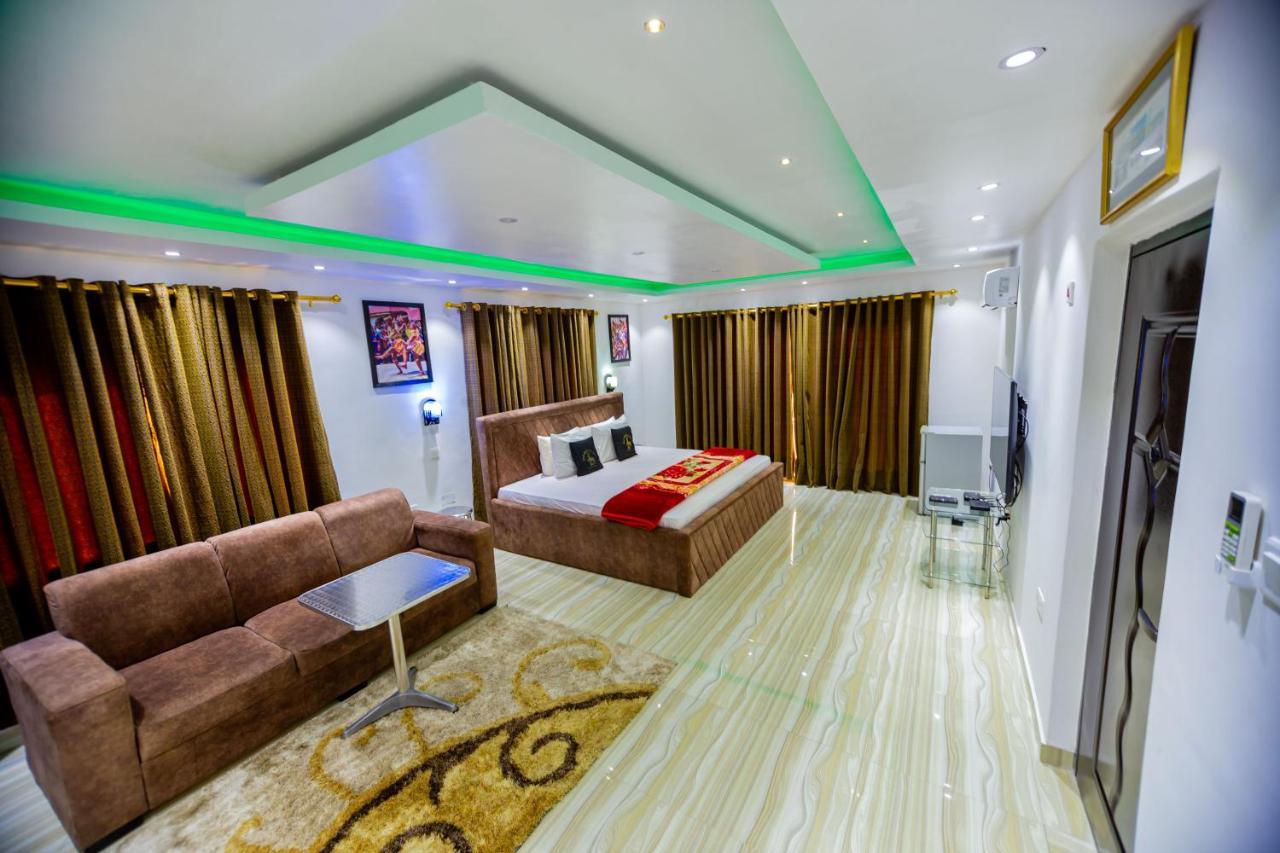 Nap Apartment Hotel Dansoman ภายนอก รูปภาพ