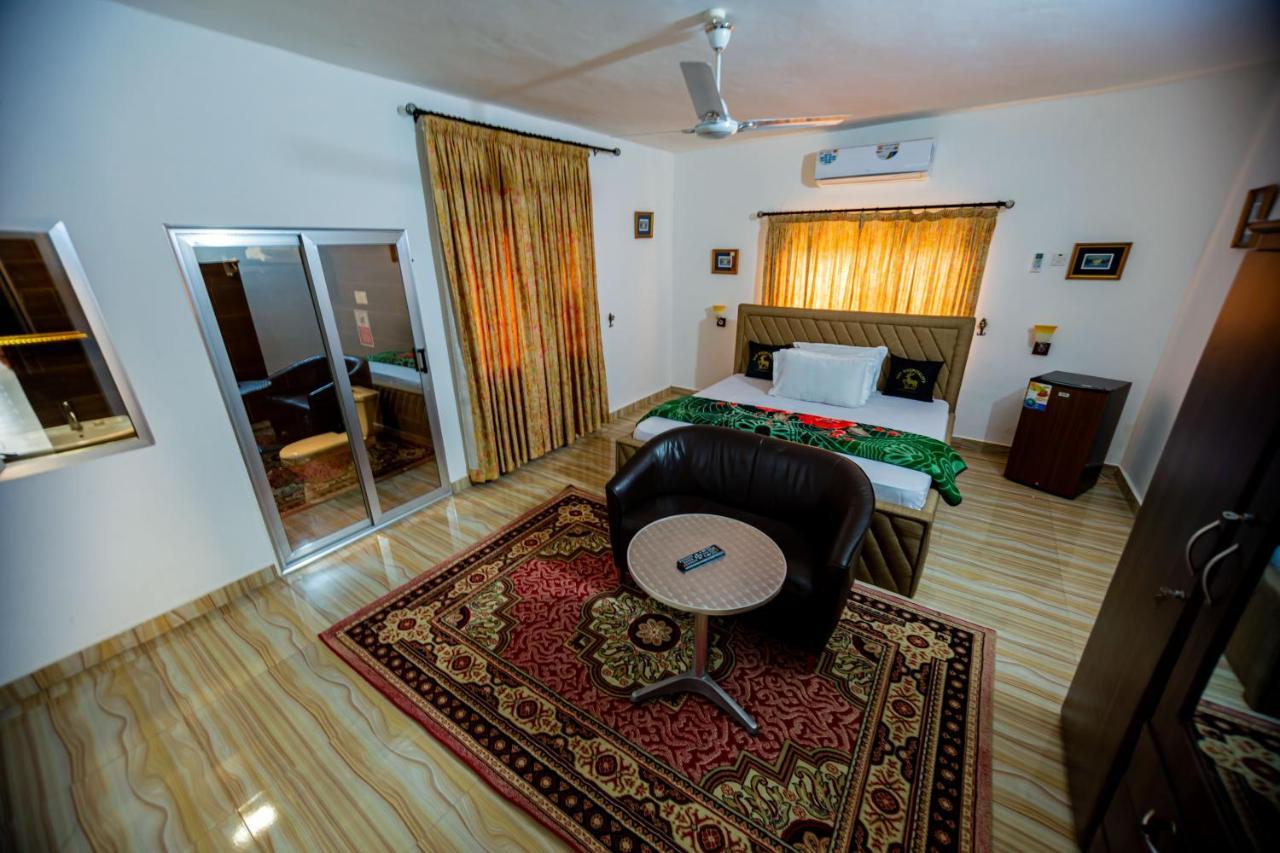 Nap Apartment Hotel Dansoman ภายนอก รูปภาพ